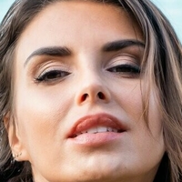 Лаура Топ Оголені