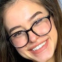 Леа Елуї Оголені