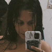 Лія Ніколь Оголені