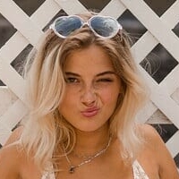 Лія Роуз Оголені