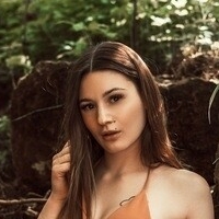 Лена-Софі Оголені