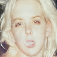 Лета Вепонс Оголені