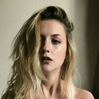 Лілі Аллюр Оголені