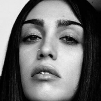 Лурдес Марія Чікконе Леон Оголені