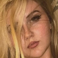 Лавли Місс Ларкан Оголені