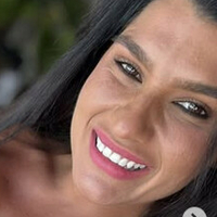 Луана Ліра Оголені