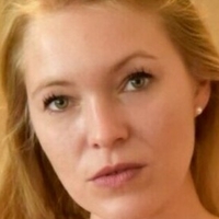 Мадам Во Оголені