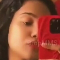 Мадхумеета Оголені