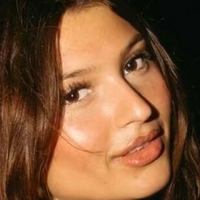 Меді Міллс Оголені