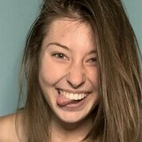 Макайла Беннетт Оголені