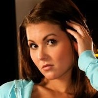 Маріела Хендерсон Оголені
