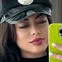 Маріелла Мей Оголені