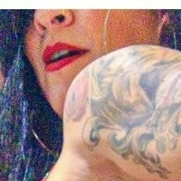 Мая Біттенкурт Оголені