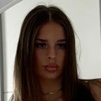 Меггі Джолі Оголені