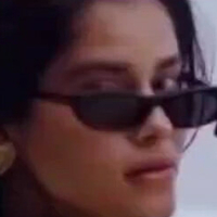 Мегнакаур Оголені