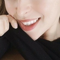 Міабель Оголені