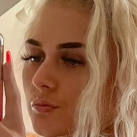 Мідвестноу Банні Оголені