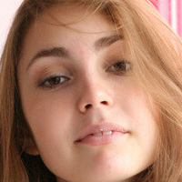 Міла Кітті Оголені