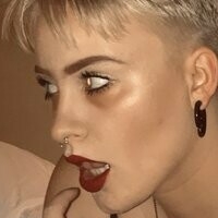 Міла Орріолс Оголені