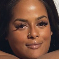 МісКальційКеннонс Оголені