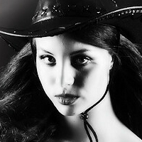 Муні Мара Оголені