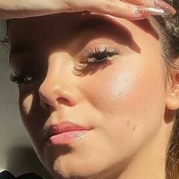 Назарена Гьоц Оголені