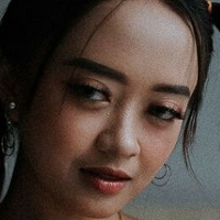 Ніана Віргіс Оголені