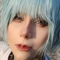 Ніна Пессі Оголені