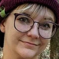 Нова Кіра Оголені