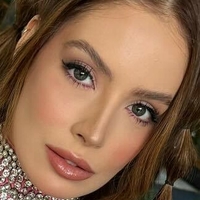 Паула Роберта Оголені