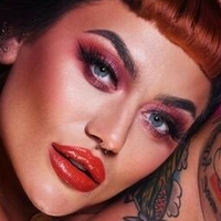 Пепсі Лі Белла Гібберт Оголені