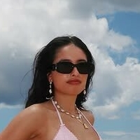 Рія Брар Оголені