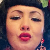 Рубі Шампан Оголені