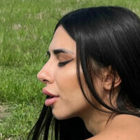 Сара Сфамурі Оголені