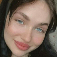 Селена Міллс Оголені