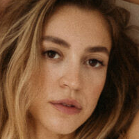 Софія Елмуттаки Оголені