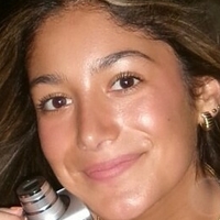 Софія Лухан Оголені