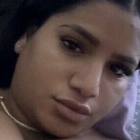 Соланж Аріас Оголені