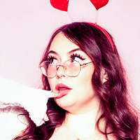 Саммер Роберт Оголені