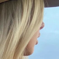 Тей Брісі Оголені