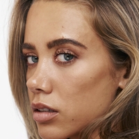 Тейла Брунгер Оголені