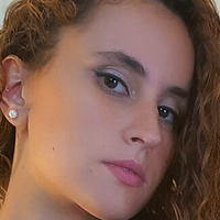 Тефі Санті Оголені