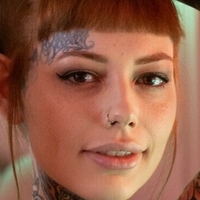 Тайгер Ліллі Оголені