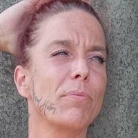 Івон Офішал Оголені